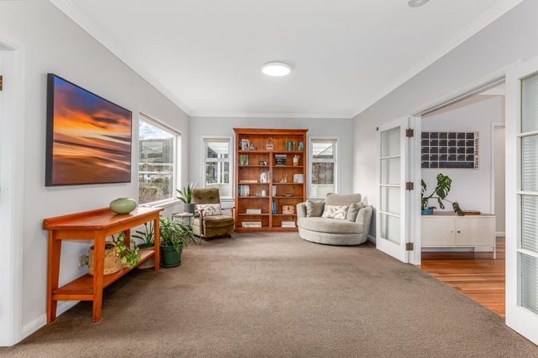 Photo of property in 3 Bell Street, Tawa, Wellington, 5028