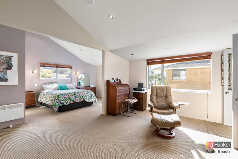 Photo of property in 221 Seaforth Road, Waihi Beach, 3611