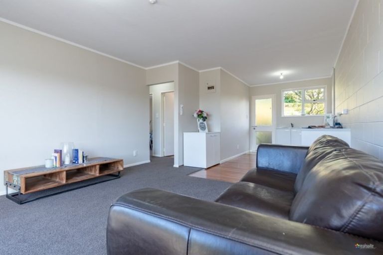 Photo of property in 2/3 Vella Street, Titahi Bay, Porirua, 5022