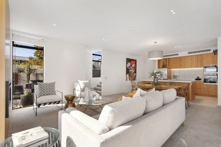 Photo of property in 96 Merivale Lane, Merivale, Christchurch, 8014