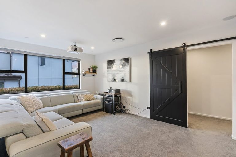 Photo of property in 172 Bleakhouse Road, Mellons Bay, Auckland, 2014