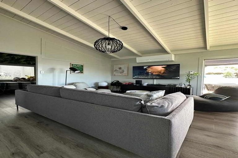 Photo of property in 2/138 Arran Road, Browns Bay, Auckland, 0630