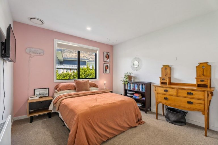 Photo of property in 10 Chadlington Way, Lower Shotover, Queenstown, 9304