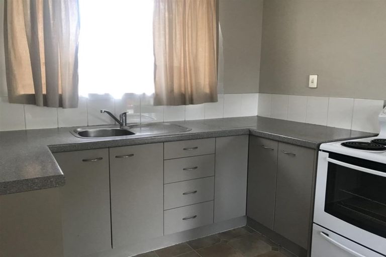 Photo of property in 42a Candia Road, Swanson, Auckland, 0614