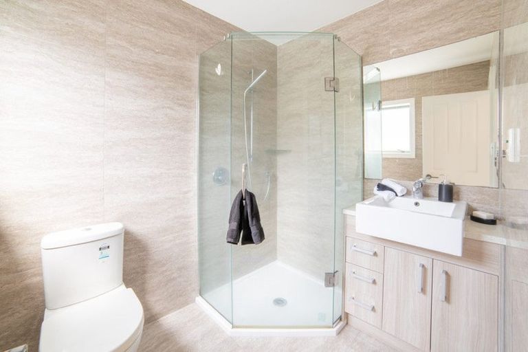 Photo of property in 4a Kennedy Avenue, Forrest Hill, Auckland, 0620