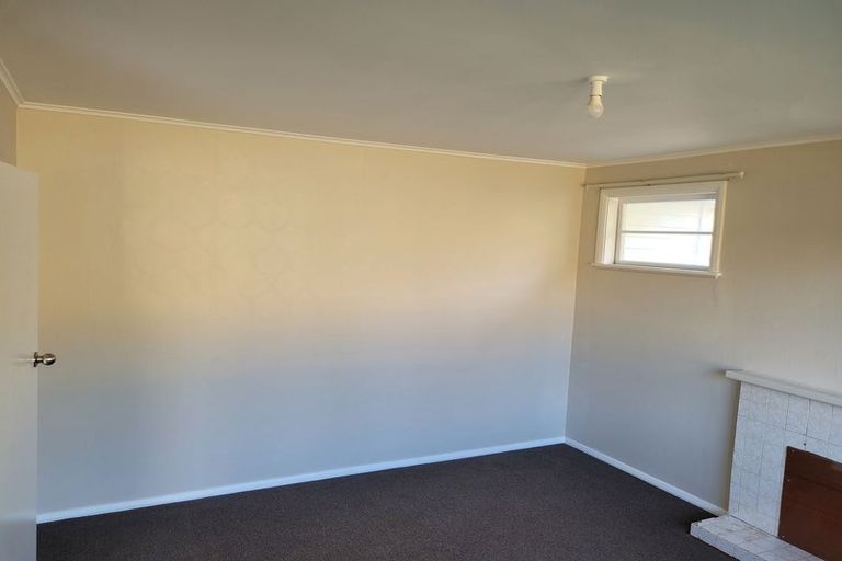 Photo of property in 33 Naenae Road, Naenae, Lower Hutt, 5011