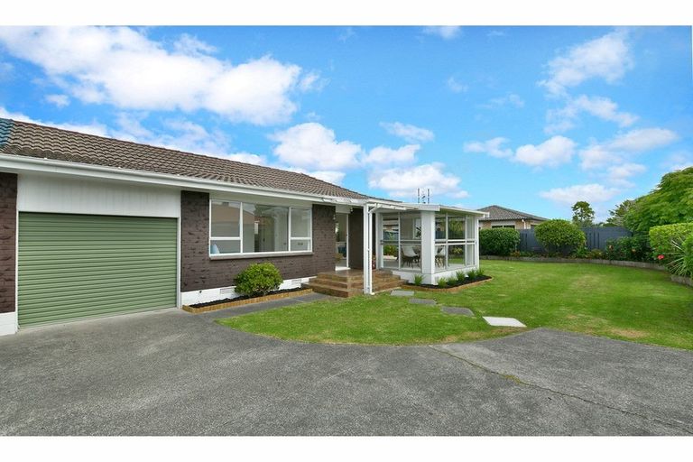 Photo of property in 2/36 Centreway Road, Orewa, 0931
