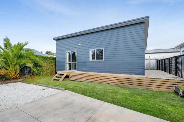 Photo of property in 15b Queens Road, Glen Avon, New Plymouth, 4312