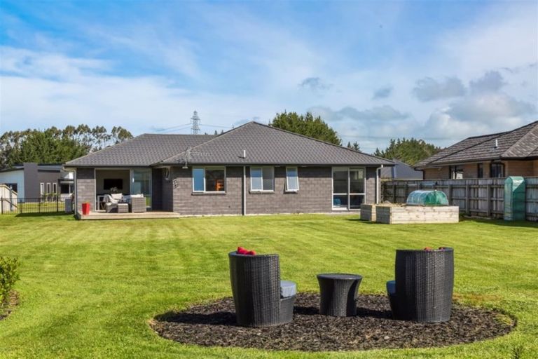 Photo of property in 14 Mercade Close, Stratford, 4332