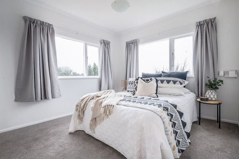 Photo of property in 119 Ruskin Road, Newlands, Wellington, 6037