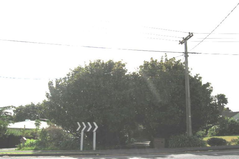 Photo of property in 42 Sunnynook Road, Sunnynook, Auckland, 0620