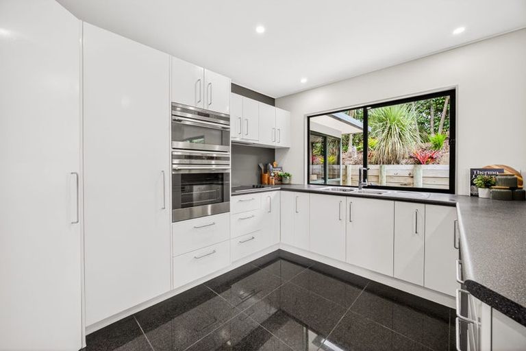 Photo of property in 1/70b Carlisle Road, Browns Bay, Auckland, 0632