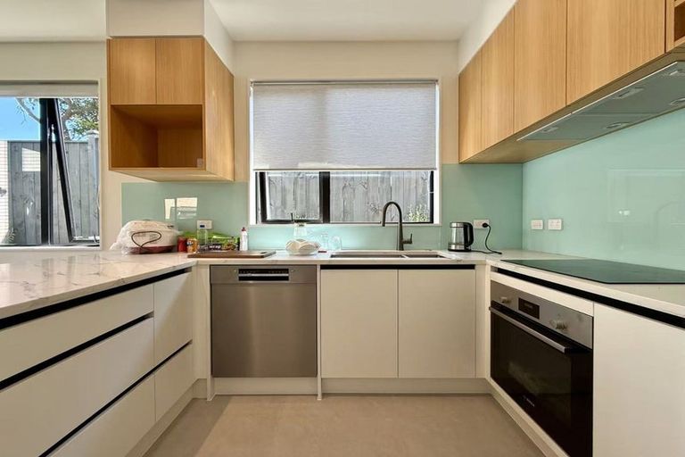 Photo of property in 28d Kereru Street, Henderson, Auckland, 0612