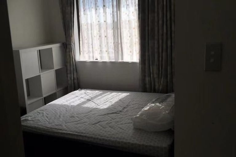 Photo of property in 10 Lilac Lane, Oteha, Auckland, 0632