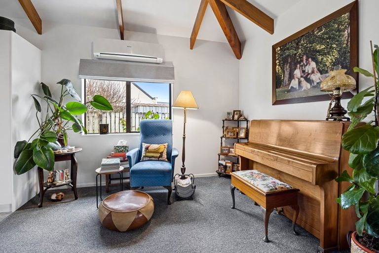 Photo of property in 6 Dillon Drive, Bell Block, New Plymouth, 4312