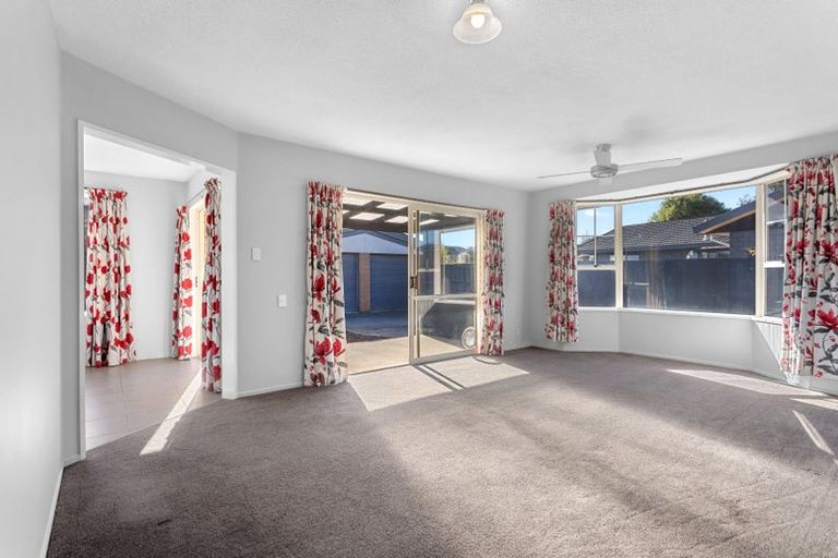 Photo of property in 89 Waratah Street, Avondale, Christchurch, 8061