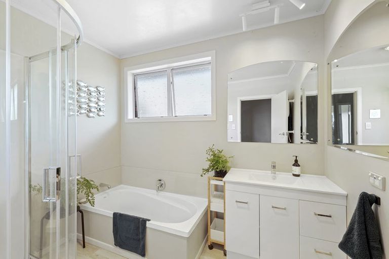 Photo of property in 49 Truby King Street, Merrilands, New Plymouth, 4312