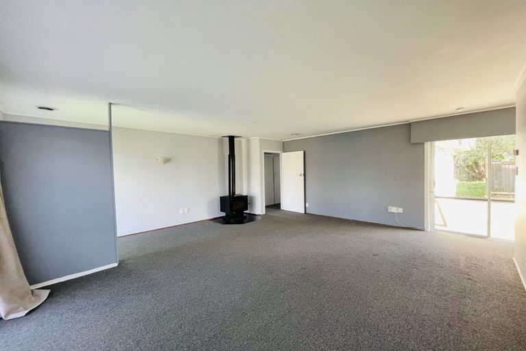 Photo of property in 43 Kurnell Drive, Botany Downs, Auckland, 2010