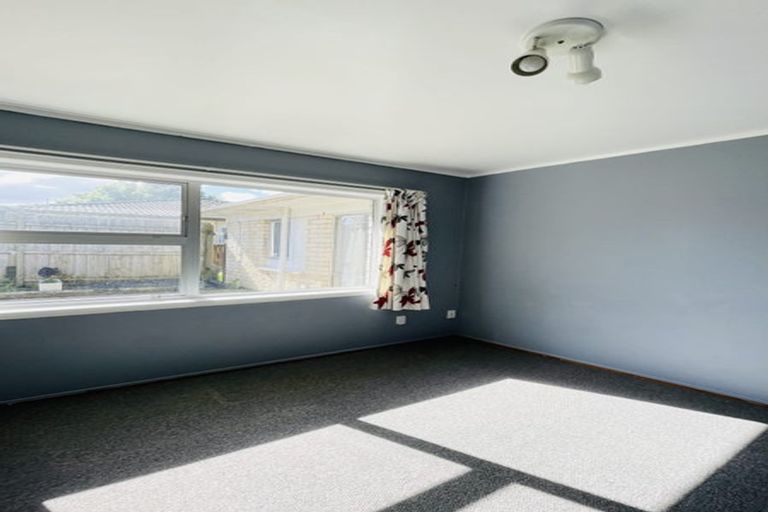 Photo of property in 43 Kurnell Drive, Botany Downs, Auckland, 2010