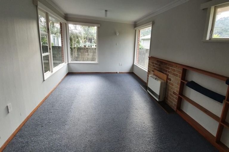 Photo of property in 158 Stokes Valley Road, Stokes Valley, Lower Hutt, 5019