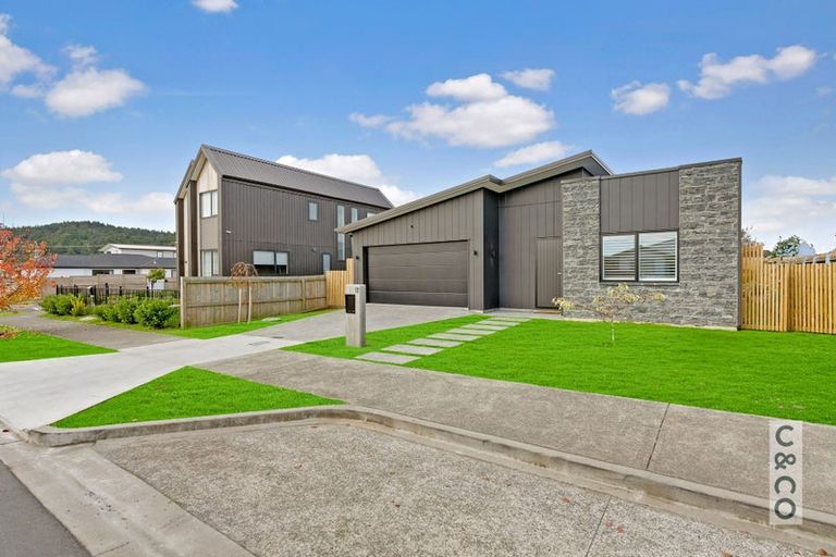 Photo of property in 12 Paihere Street, Huapai, Kumeu, 0810