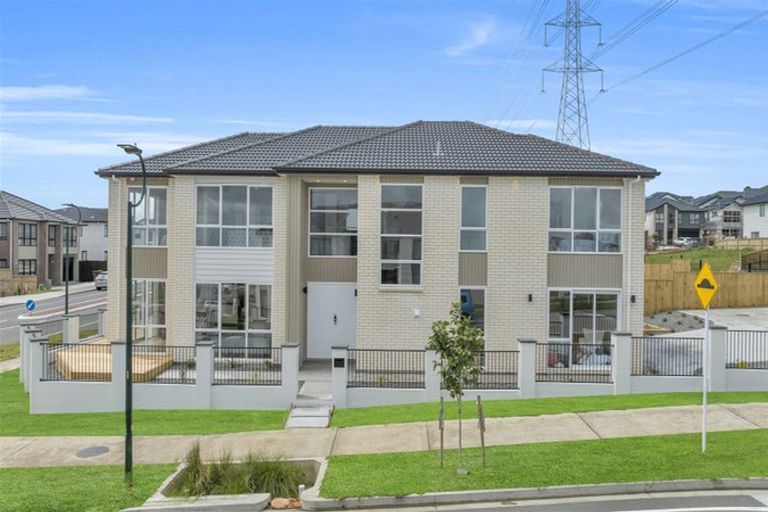 Photo of property in 18 Dungloe Avenue, Flat Bush, Auckland, 2019