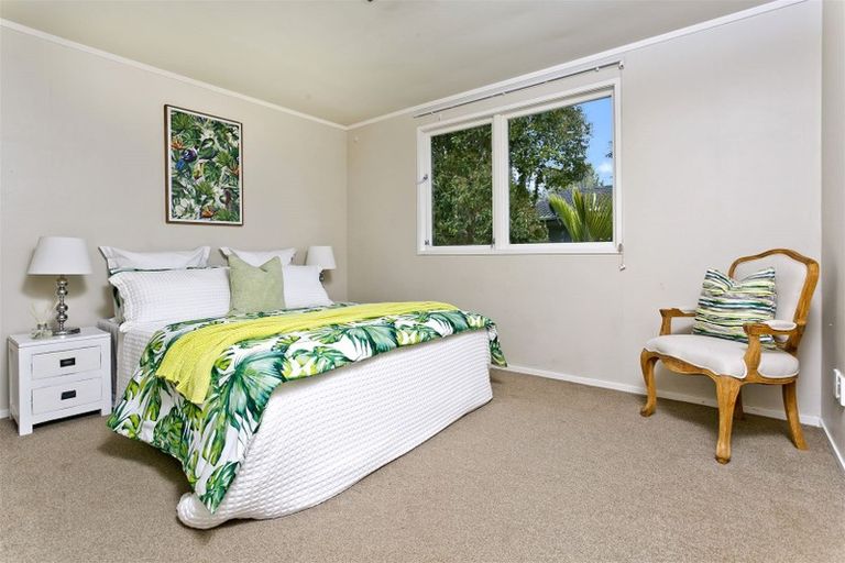 Photo of property in 1/32 Tamahere Drive, Glenfield, Auckland, 0629
