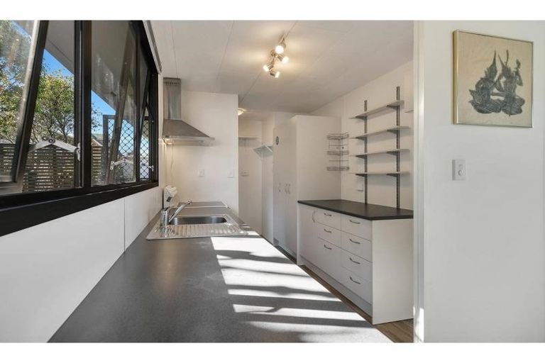 Photo of property in 2/109 Oreil Avenue, West Harbour, Auckland, 0618