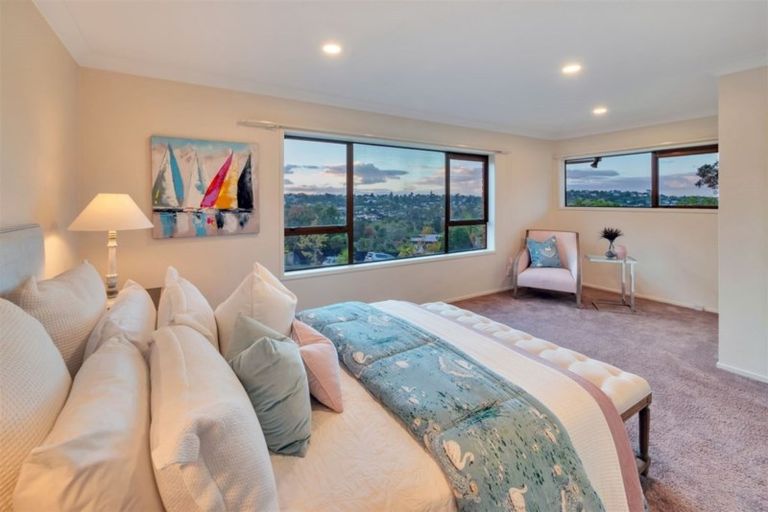 Photo of property in 27 Hollyhock Place, Browns Bay, Auckland, 0630