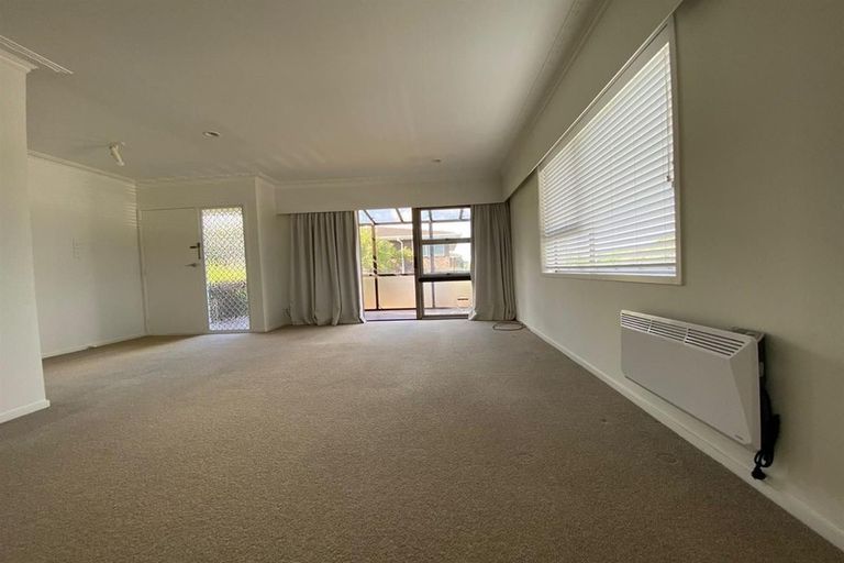 Photo of property in 1/44 Meadway, Sunnyhills, Auckland, 2010