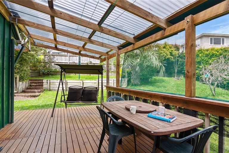 Photo of property in 2/58 Glencoe Road, Browns Bay, Auckland, 0630