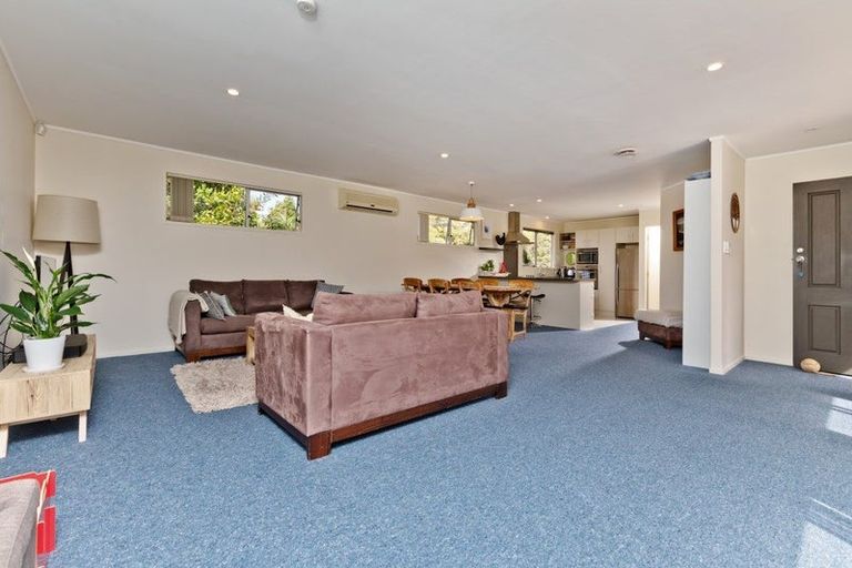 Photo of property in 7 Celina Place, Browns Bay, Auckland, 0630