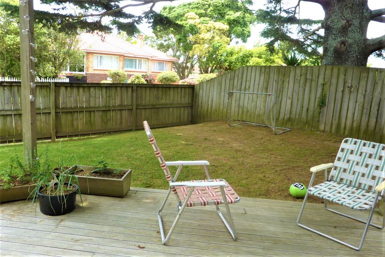 Photo of property in 17a Oakland Avenue, Papatoetoe, Auckland, 2025