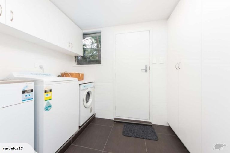 Photo of property in 14 Woodhouse Place, West Harbour, Auckland, 0618