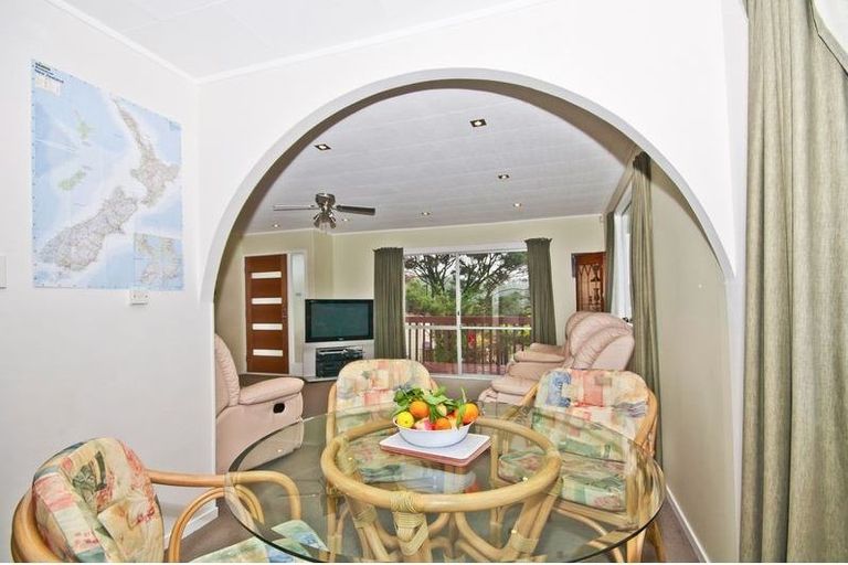 Photo of property in 51 Lynn Road, Bayview, Auckland, 0629