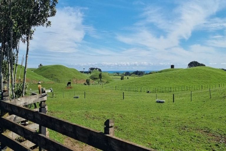 Photo of property in 282 Warea Road, Warea, New Plymouth, 4381