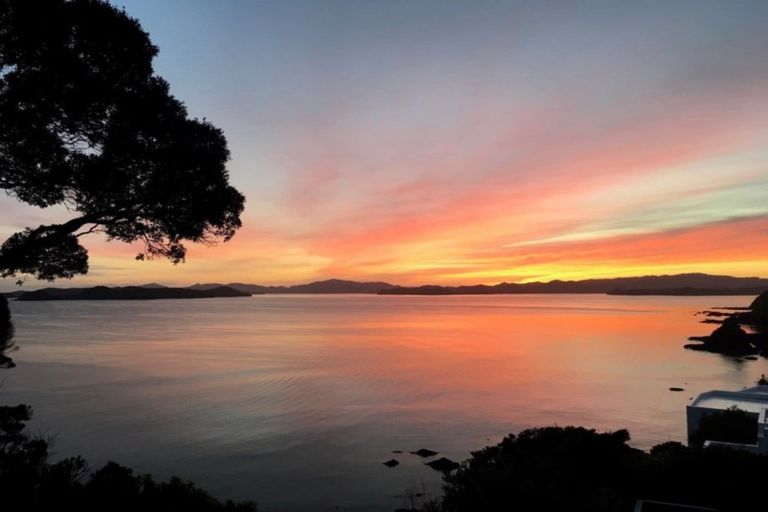 Photo of property in 38 Du Fresne Place, Russell, 0202