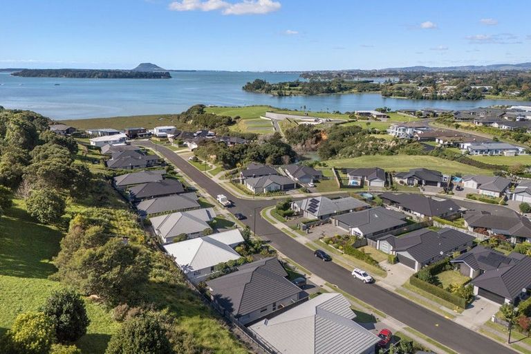 Photo of property in 29 Lakeside Terrace, Omokoroa, 3114