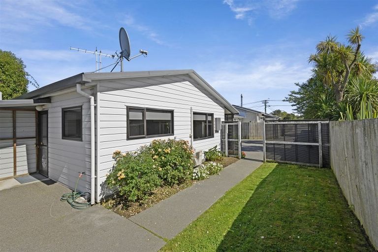 Photo of property in 2/70 Milton Street, Somerfield, Christchurch, 8024