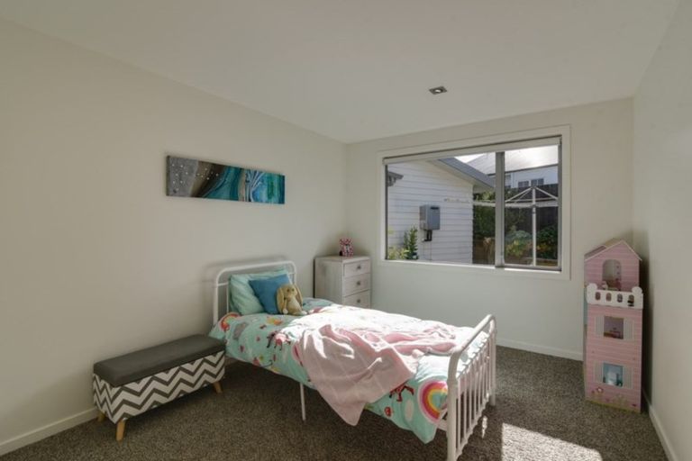 Photo of property in 13 Magnolia Place, Frankton, Queenstown, 9300