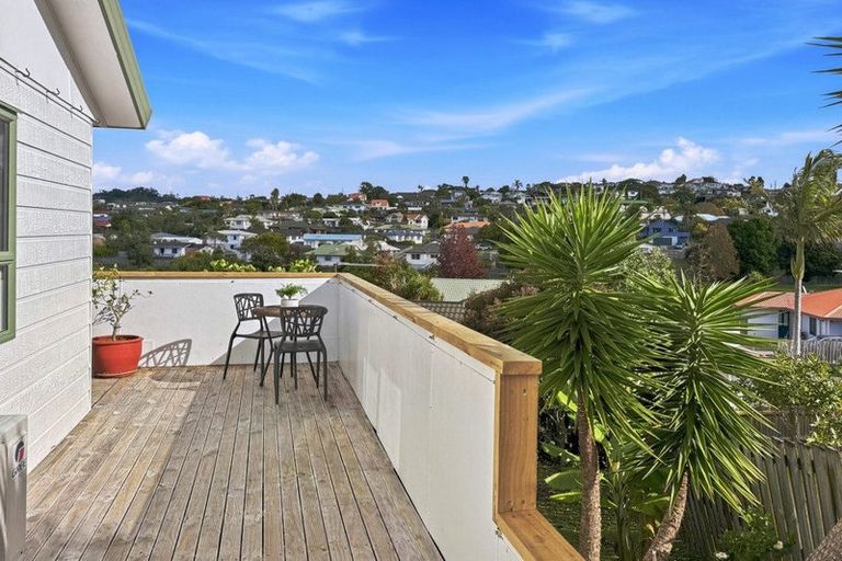 Photo of property in 1/4 Knott Road, Stanmore Bay, Whangaparaoa, 0932