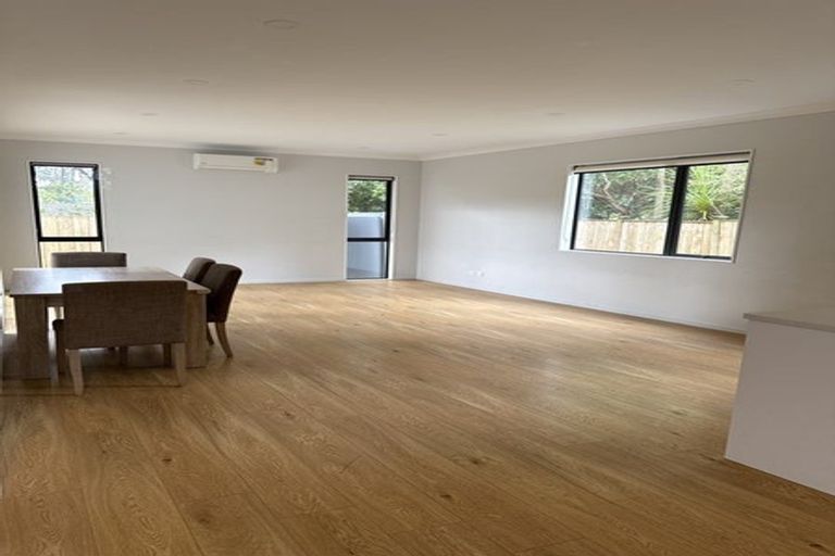 Photo of property in 70c Awaruku Road, Torbay, Auckland, 0630