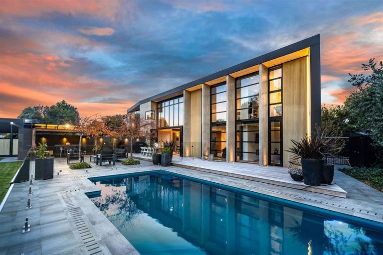 Photo of property in 9 Walnut Avenue, Strowan, Christchurch, 8052