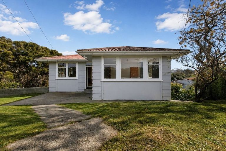Photo of property in 33 Castor Crescent, Cannons Creek, Porirua, 5024