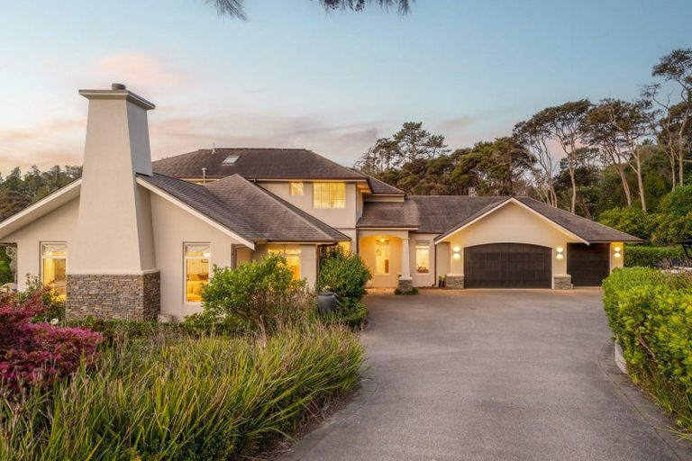 Photo of property in 1 Pearson Road, Whitford, Howick, 2571