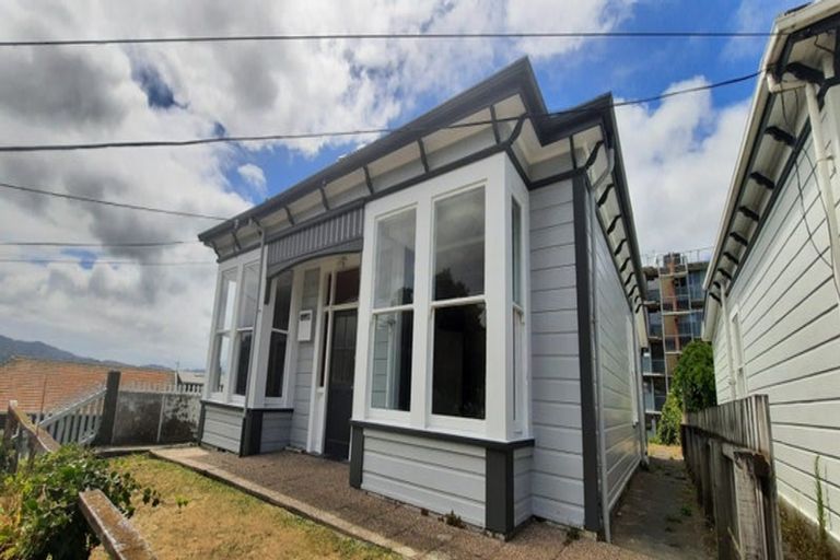 Photo of property in 377 Adelaide Road, Newtown, Wellington, 6021