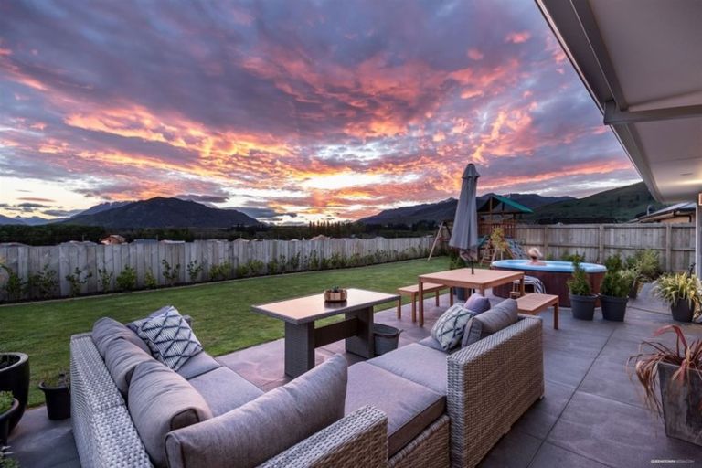 Photo of property in 10 Ashenhurst Way, Lower Shotover, Queenstown, 9304