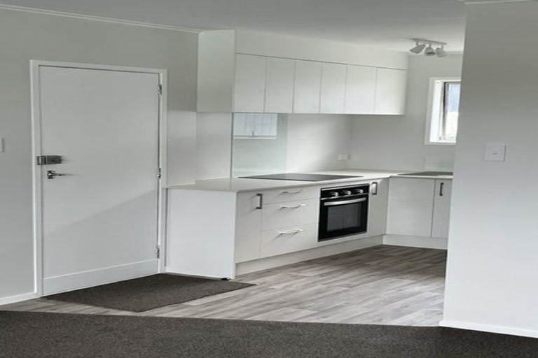 Photo of property in 64a Clayburn Road, Glen Eden, Auckland, 0602