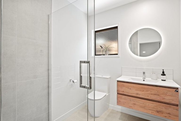 Photo of property in 12 Inder Street, Jacks Point, 9371