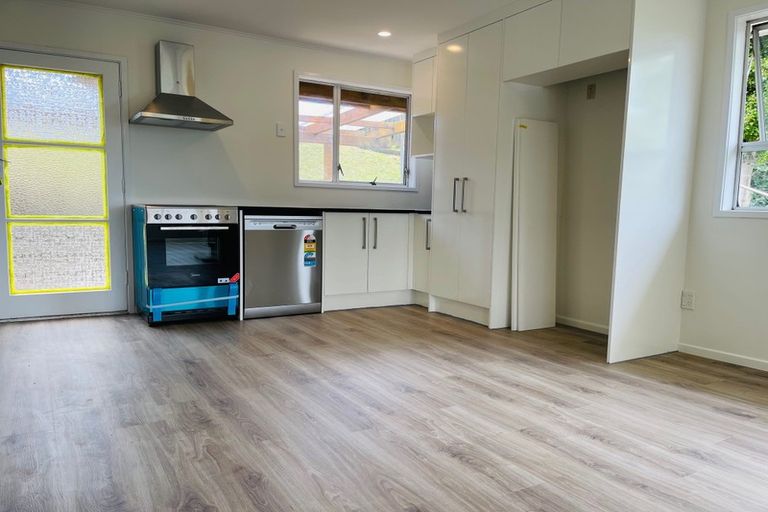 Photo of property in 31 Sequoia Place, Sunnynook, Auckland, 0620